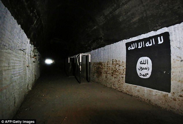 photo muc so thi lo dao tao is duoi long dat o mosul