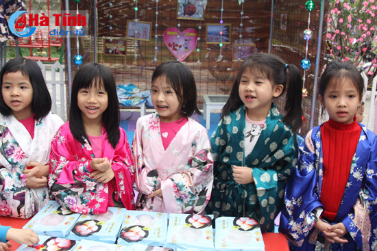 hoi cho am thuc viet nam va nhung nguoi ban