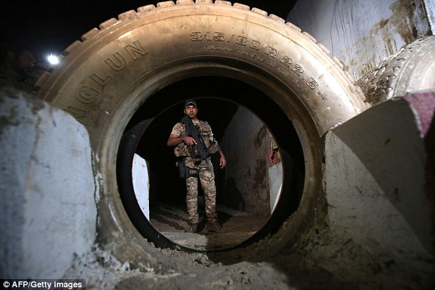 photo muc so thi lo dao tao is duoi long dat o mosul