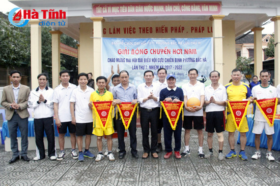 to chuc thanh cong giai bong chuyen hoi nam ccb phuong bac ha