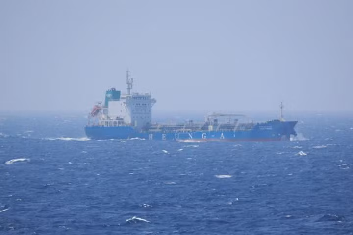 can canh boong tau san bay my carl vinson tuan tra o bien dong