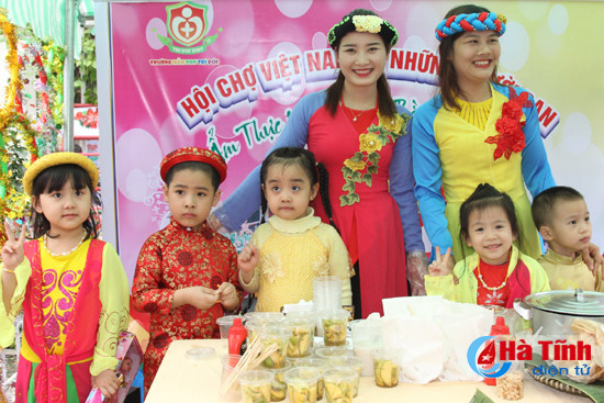 hoi cho am thuc viet nam va nhung nguoi ban