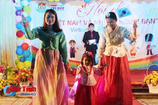 hoi cho am thuc viet nam va nhung nguoi ban