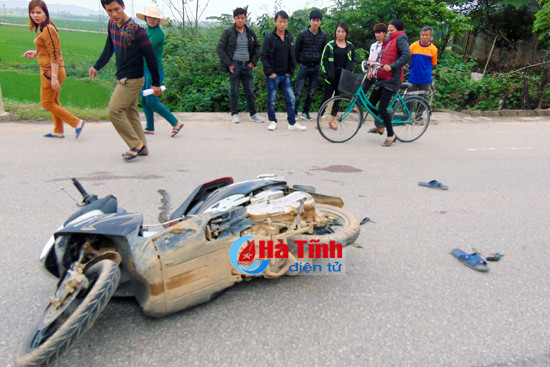 xe may dau dau tay ta cung nhap vien