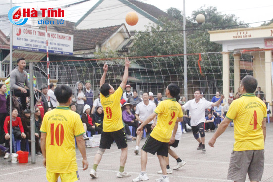 to chuc thanh cong giai bong chuyen hoi nam ccb phuong bac ha