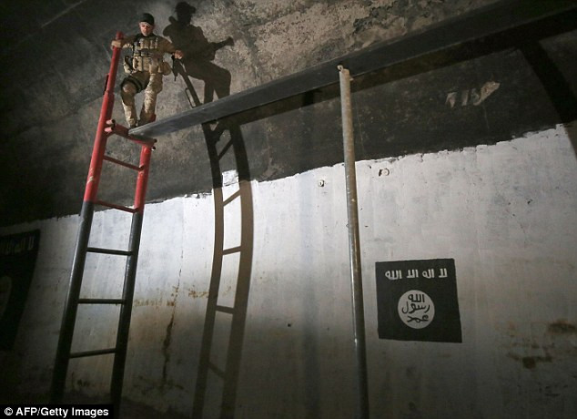 photo muc so thi lo dao tao is duoi long dat o mosul