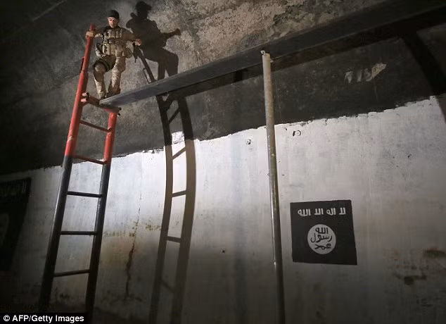 photo muc so thi lo dao tao is duoi long dat o mosul