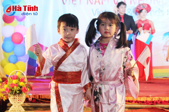 hoi cho am thuc viet nam va nhung nguoi ban