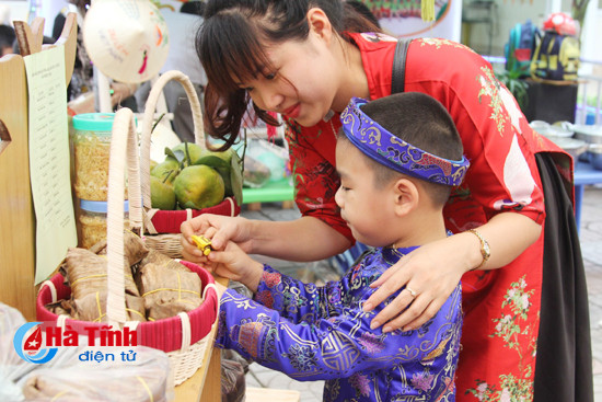 hoi cho am thuc viet nam va nhung nguoi ban