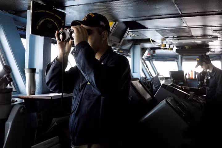 can canh boong tau san bay my carl vinson tuan tra o bien dong