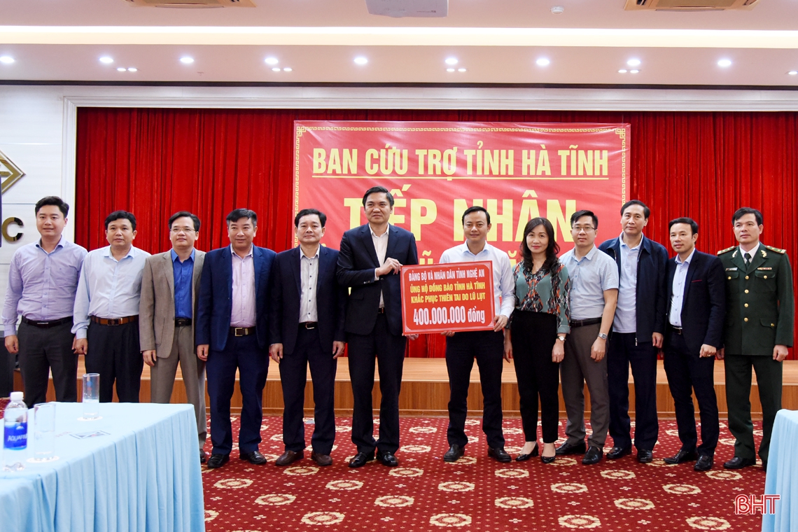 Hơn 17 tỷ đồng ủng hộ đồng bào Hà Tĩnh bị ảnh hưởng bởi lũ lụt