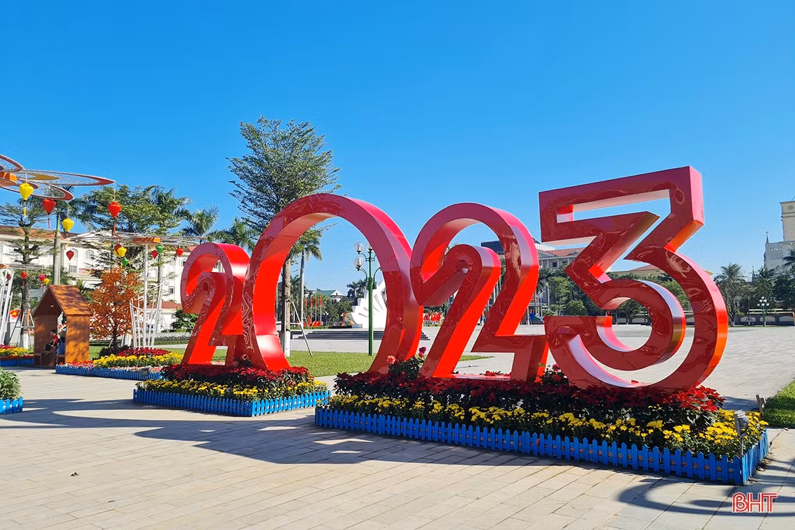 Thành Sen rực rỡ đón chào xuân Quý Mão 2023