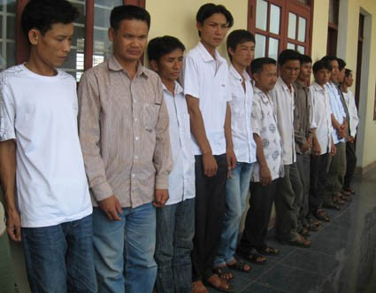 Các đối tượng đánh bạc bị bắt giữ