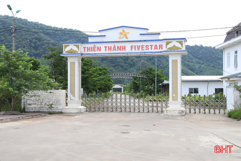 Hiện tại, Công ty May Thiên Thành Five Star vẫn "cửa đóng then cài". IMG_6537.JPG