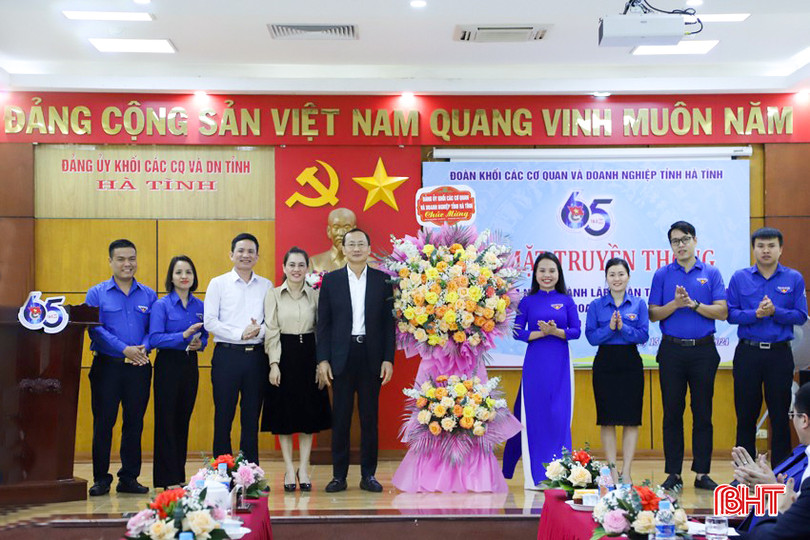 Lãnh đạo Đảng ủy Khối CCQ&DN tỉnh... bqbht_br_6-8667.jpg