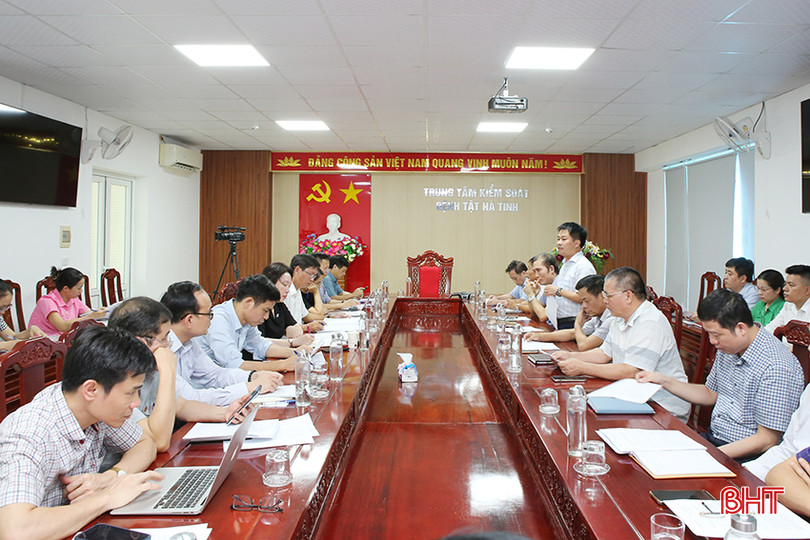 Đoàn công tác làm việc với Sở Y tế và các đơn vị liên quan. 3.JPG