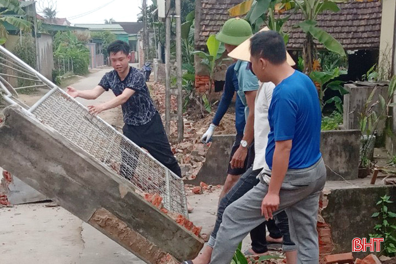 Nhiều hộ dân thôn Hải Đông, xã Cổ Đạm hiến đất mở rộng tuyến đường 7.jpg