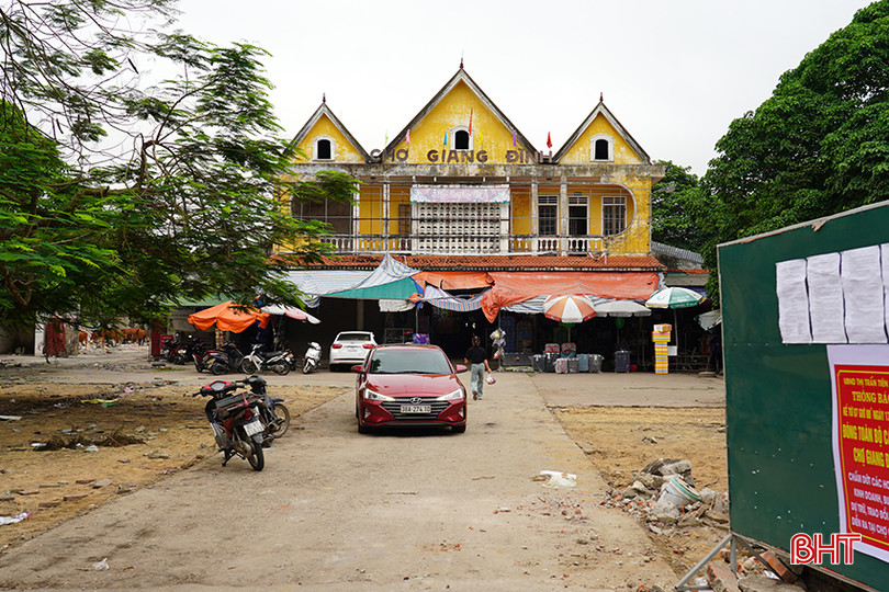 Chợ Giang Đình hiện xuống cấp không đảm bảo an toàn phòng chống cháy nổ, vệ sinh môi trường. 8.jpg