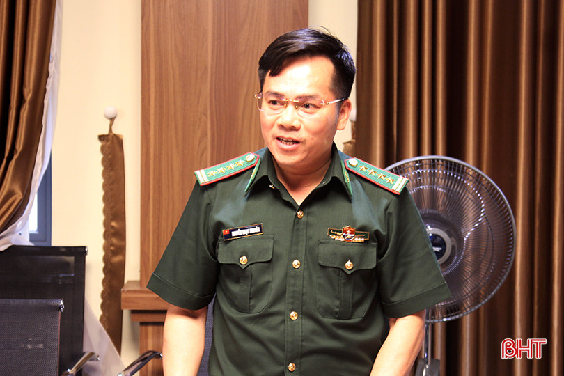 Đại tá Nguyễn Ngọc Nguyên - Phó Chỉ huy trưởng, Tham mưu trưởng Bộ chỉ huy BĐBP tỉnh: Vào mùa mưa bão, huyện Nghi Xuân cần làm tốt công tác cảnh báo, thông tin kịp thời để đảm bảo an toàn cho người và tàu cá. 6.jpg