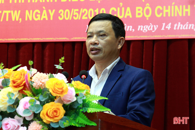 Bí thư Đảng ủy xã Xuân Phổ Trần Xuân Trực tham luận về đổi mới phương thức lãnh đạo của Đảng 1.jpg