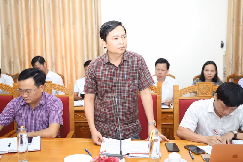 Trưởng ban Tổ chức Huyện ủy Hương Sơn Lê Nhật Lệ thông qua dự thảo (bổ sung, sửa đổi) quy chế hoạt động của Ban Chấp hành Đảng bộ huyện.