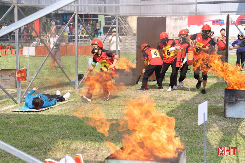 Tổ liên gia an toàn PCCC xã Quang Diệm đứng thứ 4 Hội thi "Tổ liên gia an toàn PCCC" toàn quốc (Ảnh: Đội thi xã Quang Diệm tại hội thi nghiệp vụ do huyện Hương Sơn tổ chức vào ngày 13/4/2024).