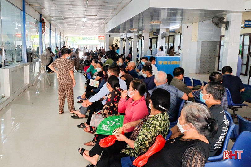 Hằng ngày có rất nhiều bệnh nhân đến khám tại Trung tâm Y tế Hương Sơn. z5214698264245_9895fdc3058911bc22561bb1f82141bc.jpg