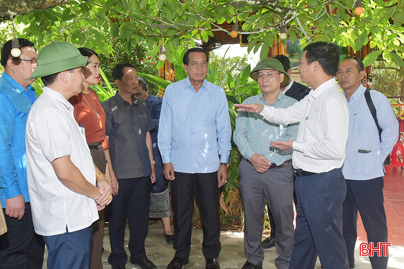 Phó Chủ tịch UBND tỉnh Lê Ngọc Châu giới thiệu về chương trình xây dựng NTM tại Hà Tĩnh. ANH_3205 mm.jpg
