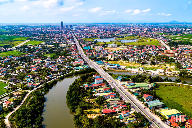 Hình ảnh quê hương xuất hiện trong nhiều tác phẩm nghệ thuật của các tác giả Hà Tĩnh. Ảnh: Huy Tùng