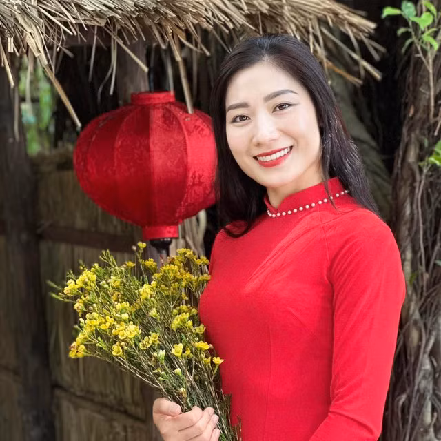 Vẻ đẹp thanh lịch, dịu dàng của Phạm Thị Yến