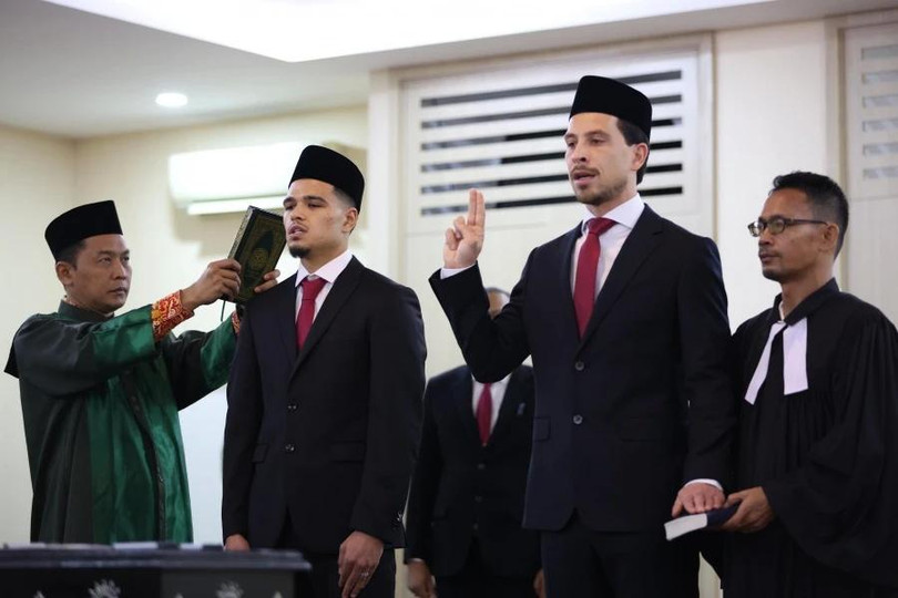 Bộ đôi vừa được nhập tịch. Ảnh: PSSI. Bộ đôi vừa được nhập tịch. Ảnh: PSSI.