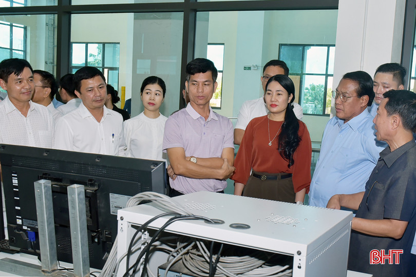 Đoàn đến tham quan công trình thủy lợi Ngàn Trươi – Cẩm Trang. ANH_3289.JPG