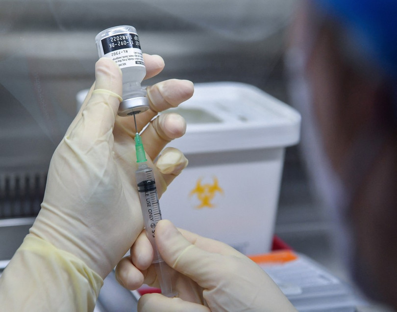 Vaccine phòng COVID-19 của Pfizer và BioNTech. (Ảnh: AFP/TTXVN) Vaccine phòng COVID-19 của Pfizer và BioNTech. (Ảnh: AFP/TTXVN)