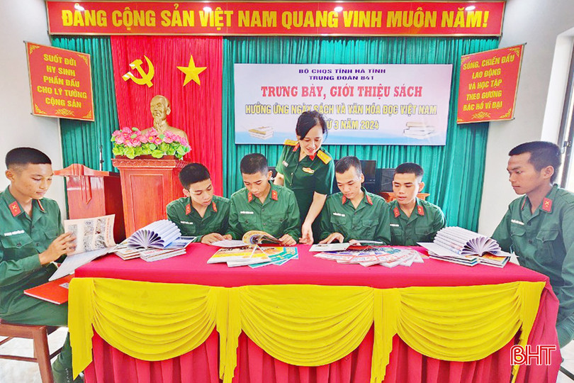 Cán bộ, chiến sĩ Tiểu đoàn 2, Trung đoàn 841 hưởng ứng "Ngày Sách và văn hóa đọc Việt Nam" tại đơn vị. Anh 4.jpg