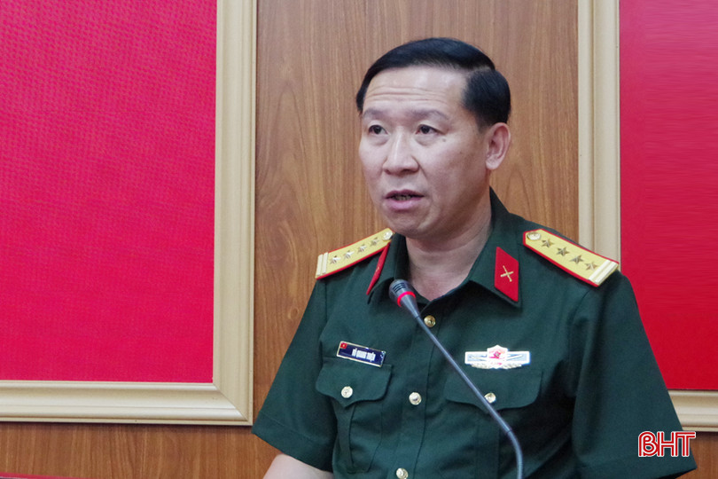 Đại tá Võ Quang Thiện - Chính uỷ Bộ CHQS tỉnh, Phó Ban Chỉ đạo diễn tập PCLB-TKCN tỉnh công bố quyết định thành lập Ban Chỉ đạo. Ảnh 2.JPG