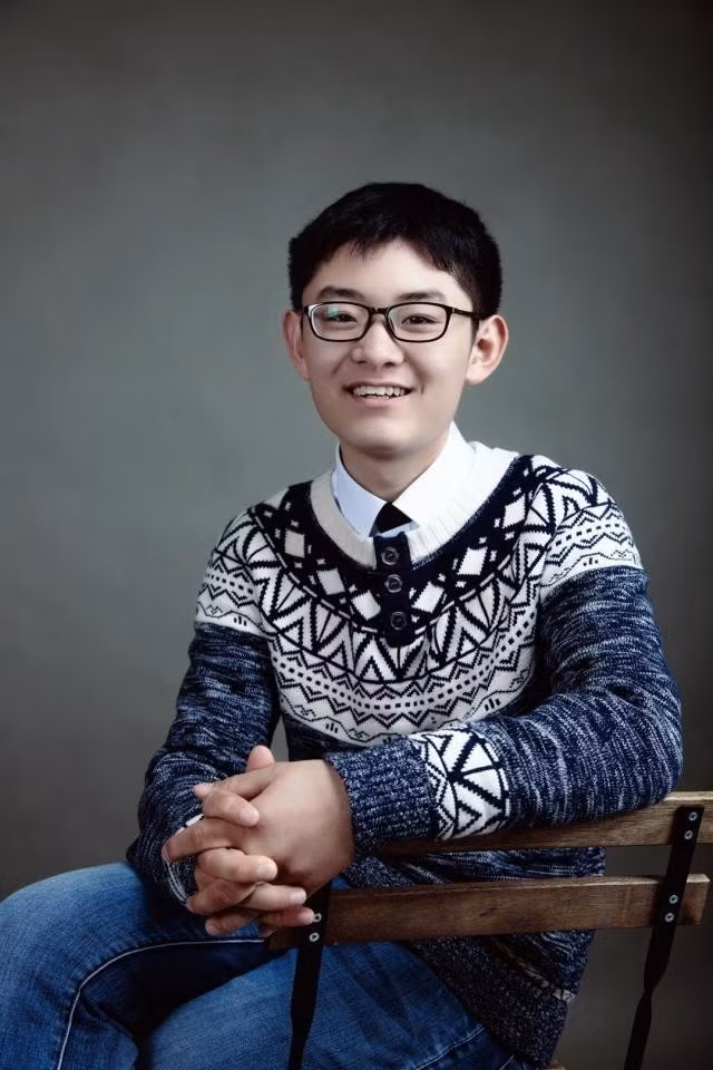 Thần đồng công nghệ Thân Di Phi đỗ đại học ở tuổi 15. Ảnh: Baidu.