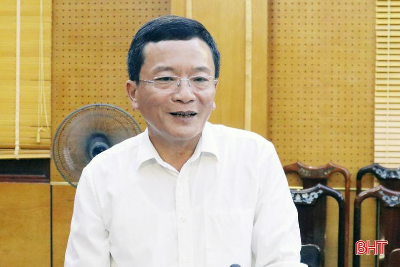 Phó Chủ tịch HĐND tỉnh Trần Văn Kỳ yêu cầu UBND huyện Can Lộc tiếp tục huy động các nguồn lực để nâng cao hơn nữa chất lượng các tiêu chuẩn chưa đạt điểm tối đa và đã đạt điểm tối đa, đảm bảo các tiêu chuẩn phát triển bền vững. IMG_3735.JPG