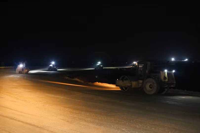 Dự án cao tốc Bắc Nam đoạn Diễn Châu - Bãi Vọt dài 49,3km. Theo chỉ đạo của Thủ tướng Chính phủ, 30km đầu tuyến về đến Vinh (từ nút giao QL7A đến nút giao QL46B) phải thông xe vào dịp 30/4.