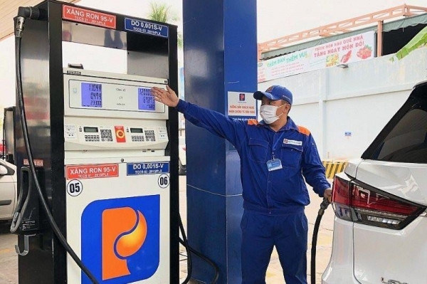 Lùi ngày điều chỉnh giá xăng dầu trong nước sang 17/4/2024. xang-dau-ngay2-82024012511240920240229161355-2326.jpg