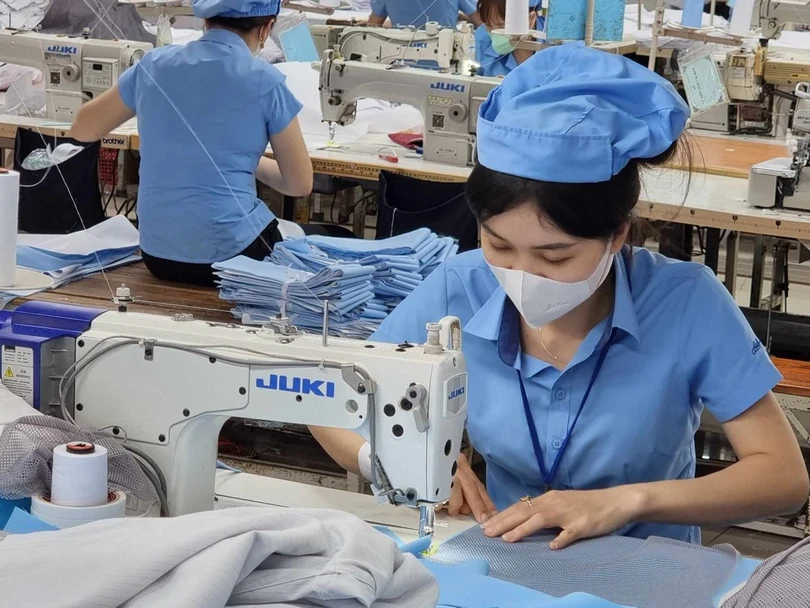 Công nhân thuộc lĩnh vực dệt may. Ảnh: XC/Báo Tin tức.