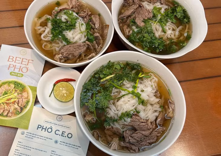 Món phở bò Hà Nội từ hộp cấp đông lên bàn ăn của QP Foods