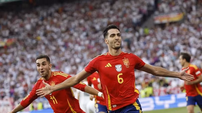 Mikel Merino trở thành người hùng Tây Ban Nha với bàn thắng ở phút 119 của hiệp phụ.