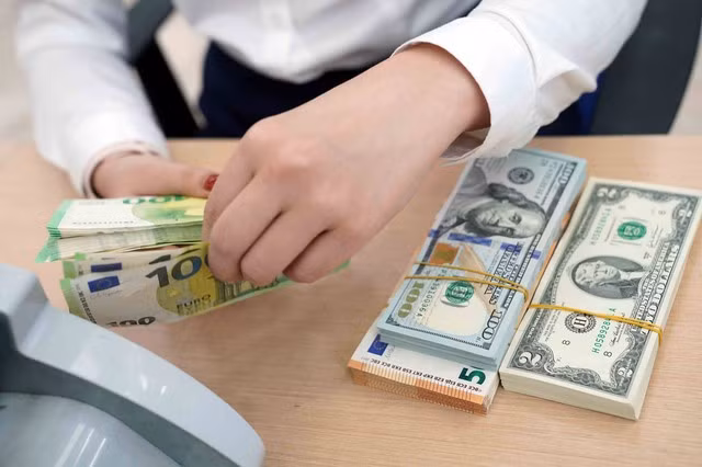 Tỷ giá USD hôm nay, 2/4/2024: Đồng USD bật tăng chạm mốc 105. Ảnh tư liệu.