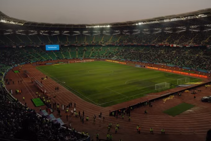 Sân Basra, có sức chứa khoảng 65.000 chỗ ngồi, được coi là thánh địa của bóng đá Iraq. Ảnh: Washington Post