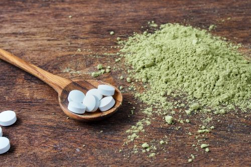 L-theanine giúp giữ bình tĩnh và tập trung hơn. L-theanine giúp giữ bình tĩnh và tập trung hơn.