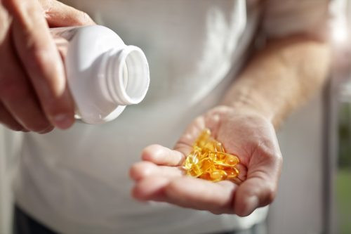Dầu cá omega-3 giúp bôi trơn khớp... Dầu cá omega-3 giúp bôi trơn khớp...