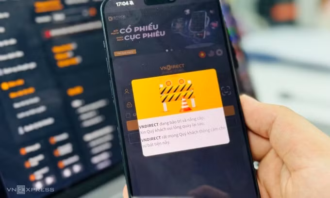 Giao dịch trực tuyến trên VNDirect báo lỗi ngày 27/3. Ảnh: Anh Tú.