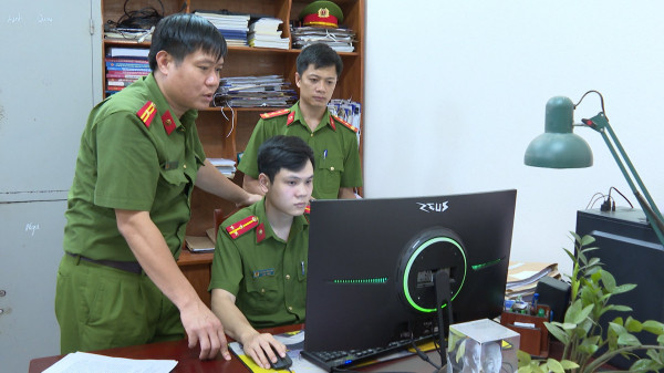 Qua xác minh ban đầu, các đối tượng đã thực hiện hành vi lừa đảo đối với hàng trăm bị hại trên cả nước, ước tính số tiền thu lợi bất chính ban đầu trên 5 tỷ đồng. Qua xác minh ban đầu, các đối tượng đã thực hiện hành vi lừa đảo đối với hàng trăm bị hại trên cả nước, ước tính số tiền thu lợi bất chính ban đầu trên 5 tỷ đồng.