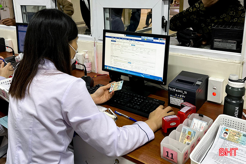 Việc ứng dụng CNTT, cải cách hành chính trong thực hiện các thủ tục khám chữa bệnh đã giúp người dân thuận lợi hơn khi sử dụng các dịch vụ BHYT. z5593488383005_f0a36930d05f1d5339cc1ec8edda8af4.jpg