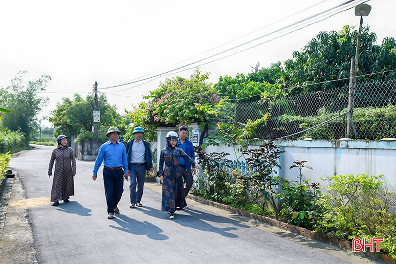 Tuyến đường trục thôn Đan Trung được người dân hiến đất mở rộng từ 3m lên trên 5m. v1.jpg